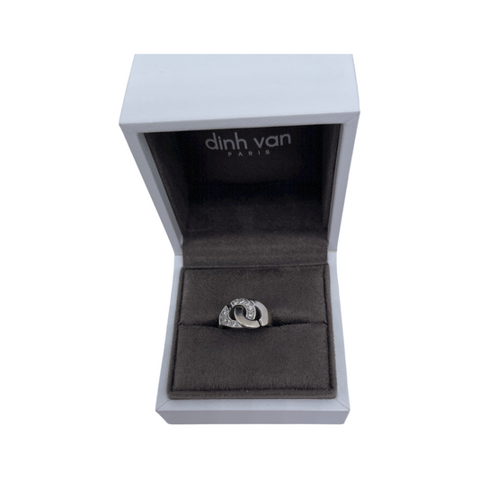 Bague Dinh Van Menottes R12 semi pavé diamants et or blanc